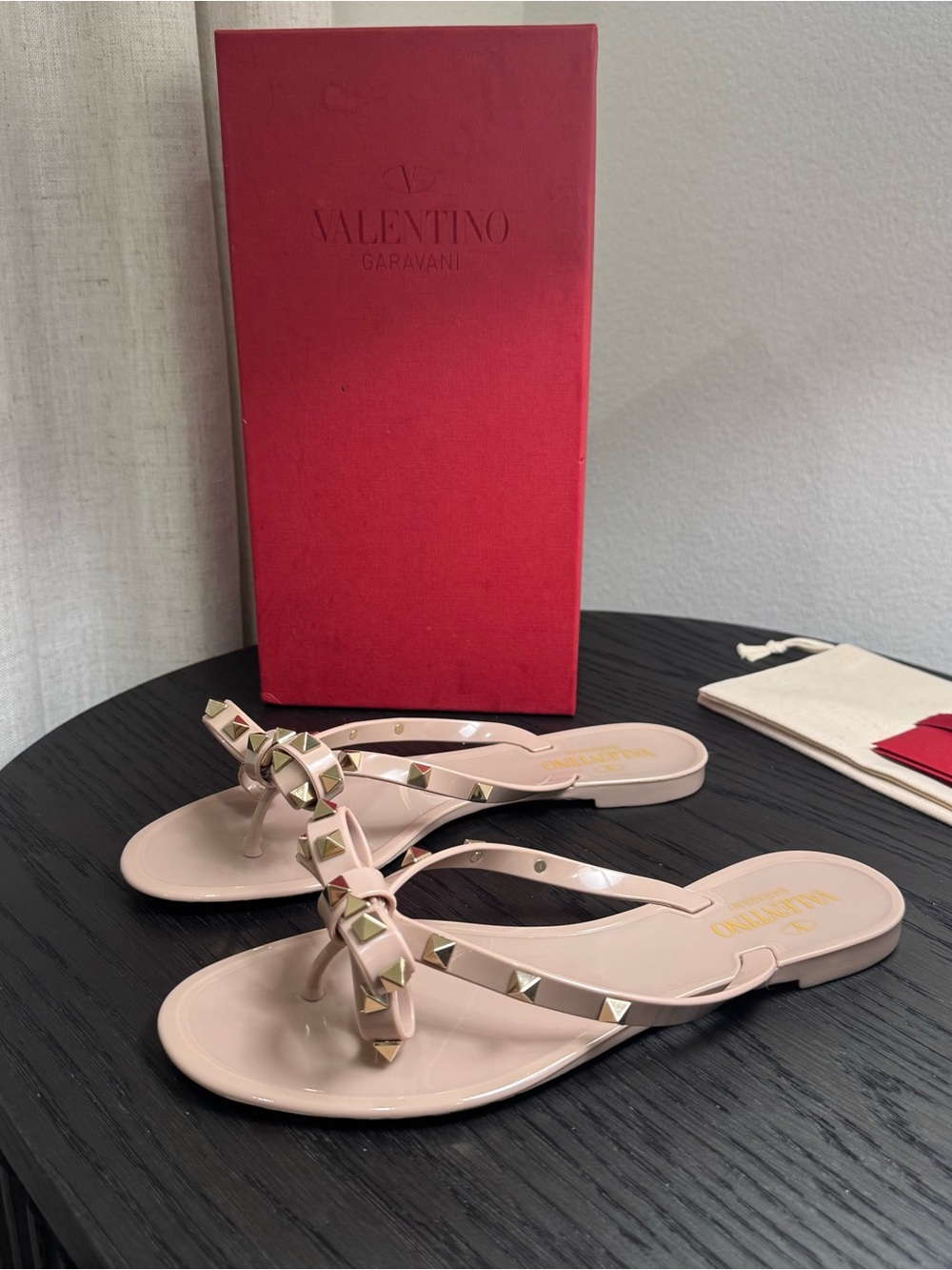 Valentino Garavani Rockstud Rubber Bow Jelly Sandals Nude 38